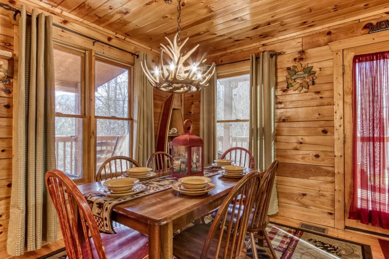 Magical Moments, Hot Tub, Wifi, 1089 Free Tickets Each Paid Day, Dollywood And More Gatlinburg Exterior photo