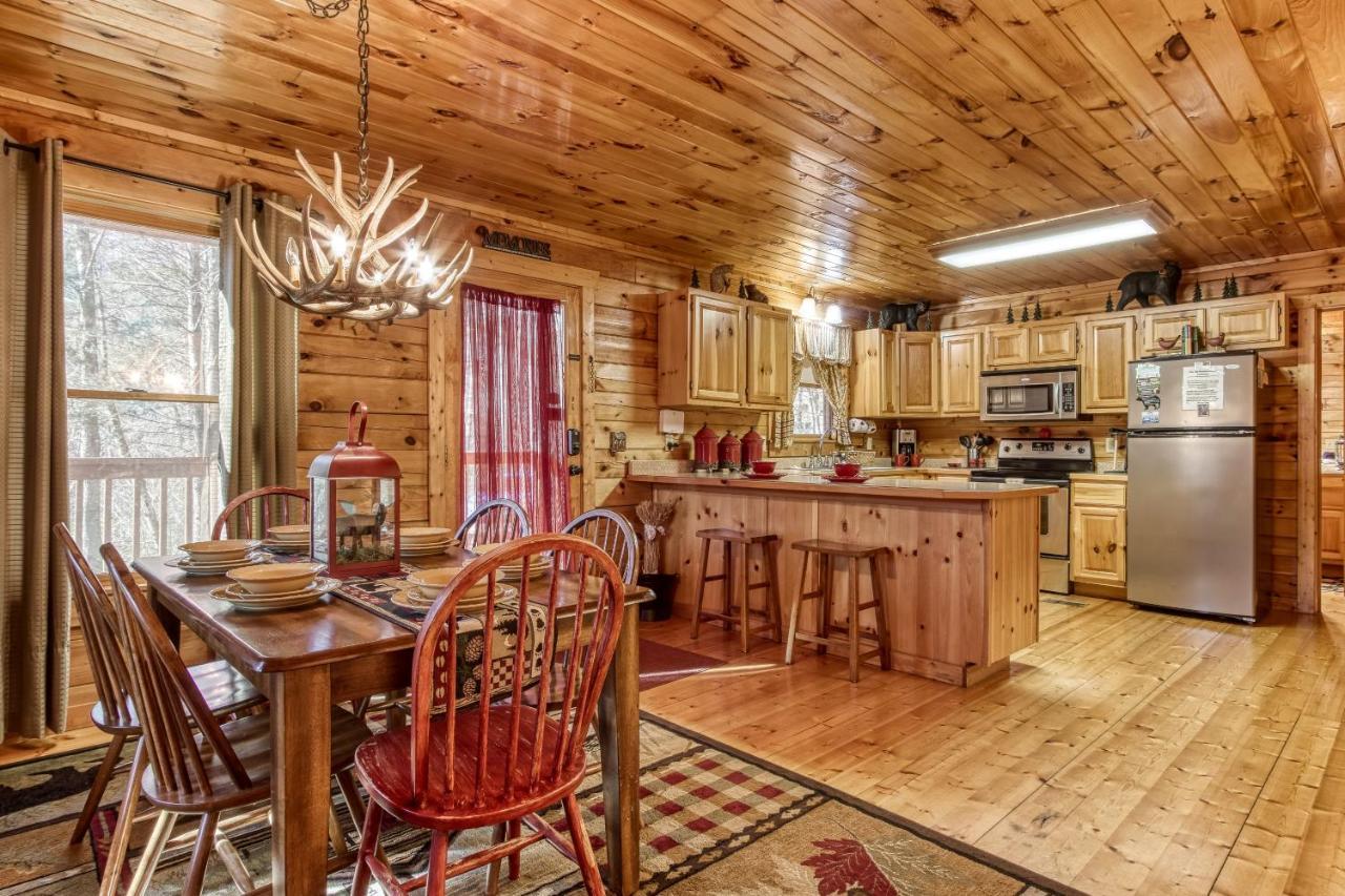 Magical Moments, Hot Tub, Wifi, 1089 Free Tickets Each Paid Day, Dollywood And More Gatlinburg Exterior photo