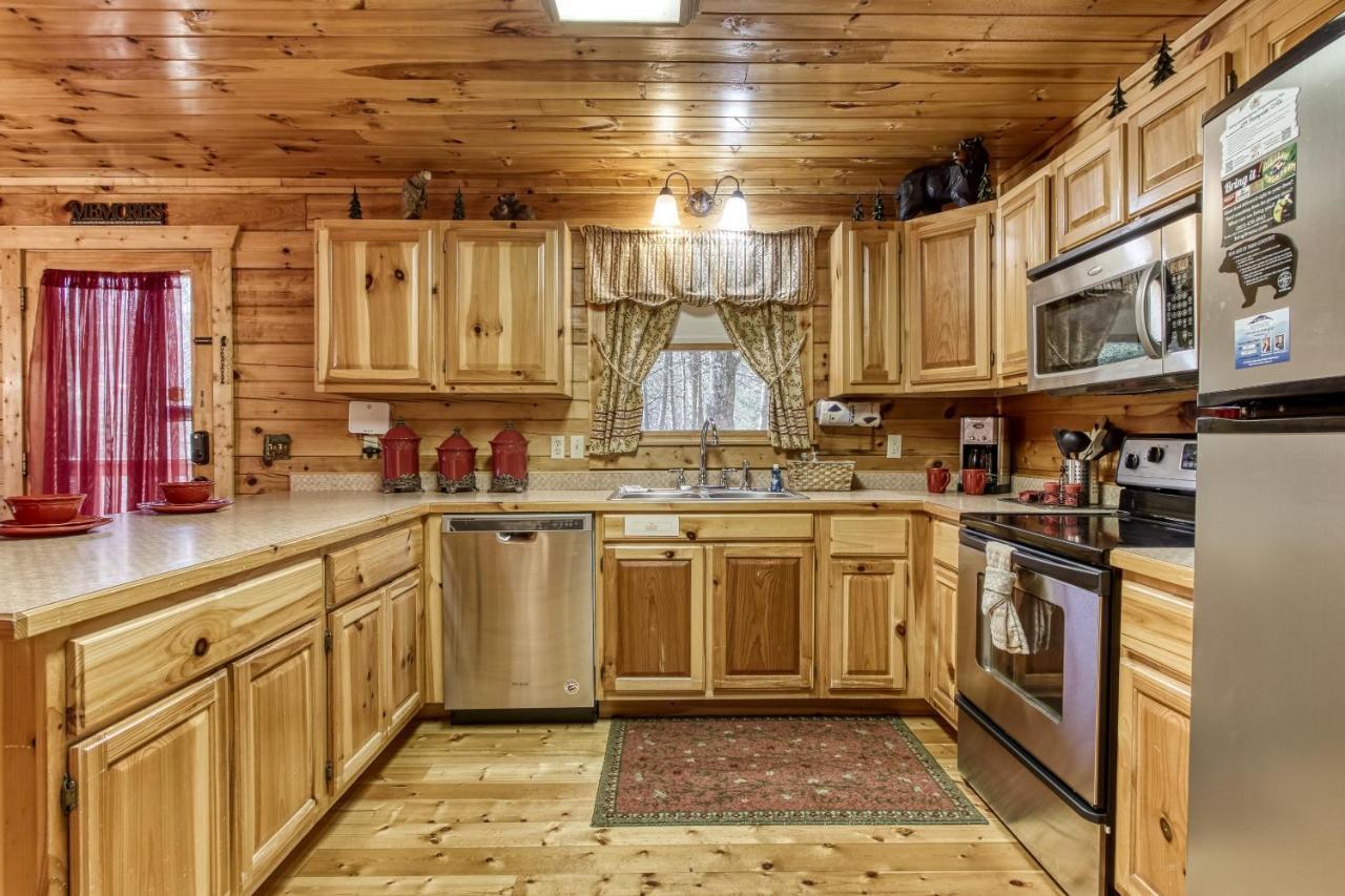 Magical Moments, Hot Tub, Wifi, 1089 Free Tickets Each Paid Day, Dollywood And More Gatlinburg Exterior photo