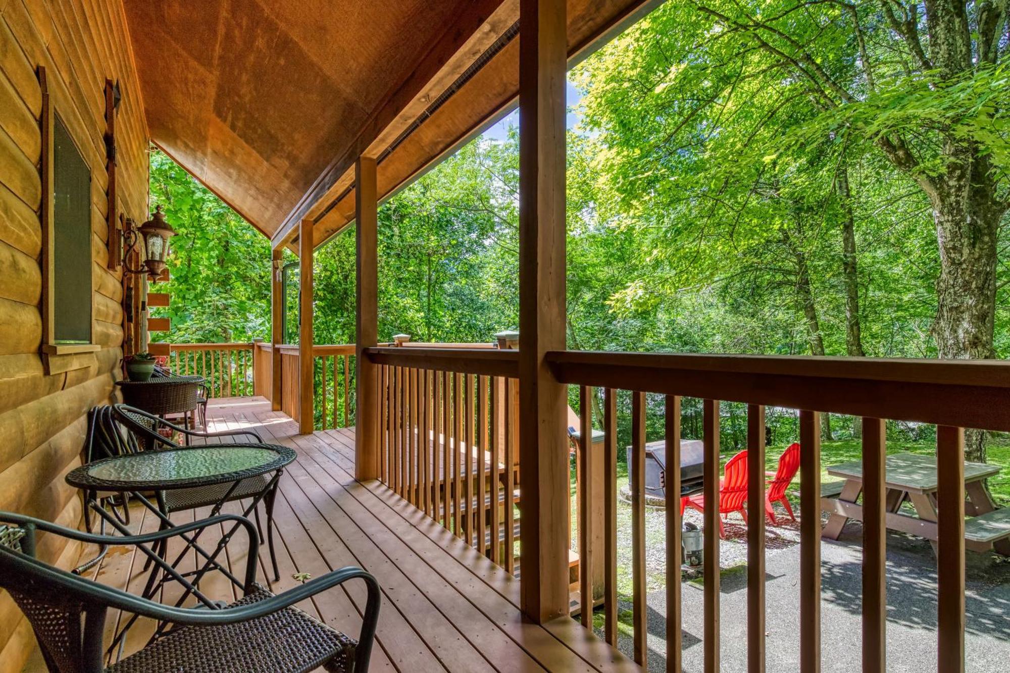 Magical Moments, Hot Tub, Wifi, 1089 Free Tickets Each Paid Day, Dollywood And More Gatlinburg Exterior photo
