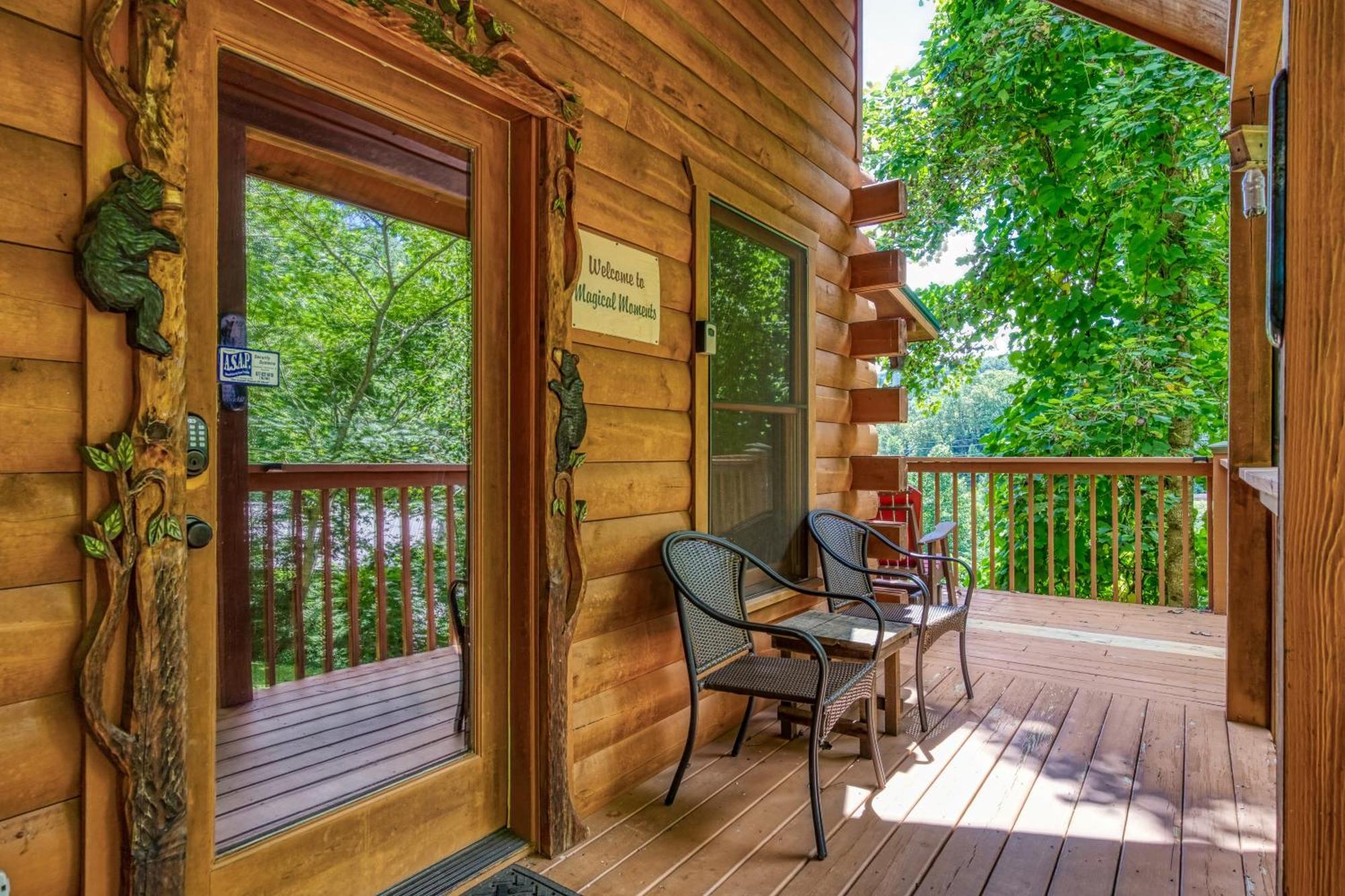 Magical Moments, Hot Tub, Wifi, 1089 Free Tickets Each Paid Day, Dollywood And More Gatlinburg Exterior photo